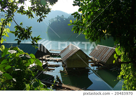 Floating house Floating house 20483970