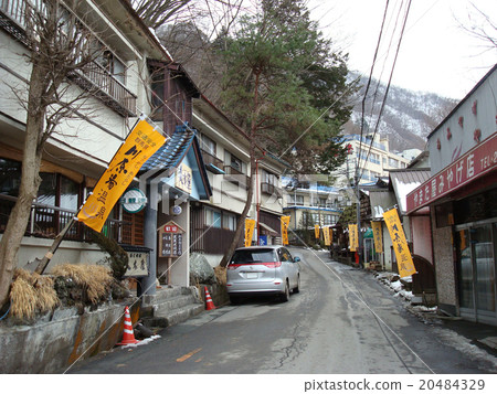 Townscape of Kawarayu Onsen (old spa town shot in 2009) Townscape of Kawarayu Onsen (old spa town shot in 2009) 20484329