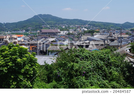住宅區在山腳下 20484587