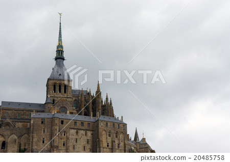 聖米歇爾山和天空 20485758