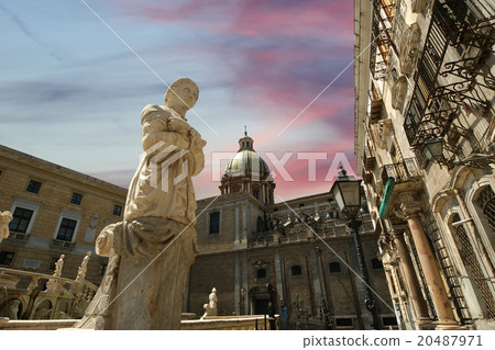 Fontana Pretoria in Palermo, Sicily  20487971