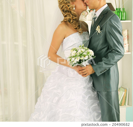 Wedding kiss just married couple Wedding kiss just married couple 20490682