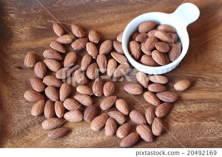 Almond Almond 20492169