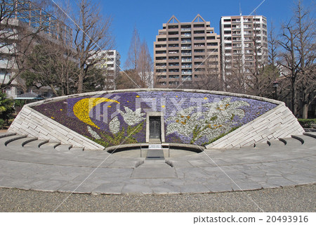 一個巨大的花壇祈禱和平紀念東京空襲東京都要塞的受害者 20493916