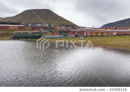 View over Longyearbyen, Svalbard, Norway 20498316