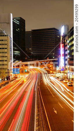 [portrait] Akasaka Mitsuke intersection Light traces of automobiles going through capital high and national road 246 20499299