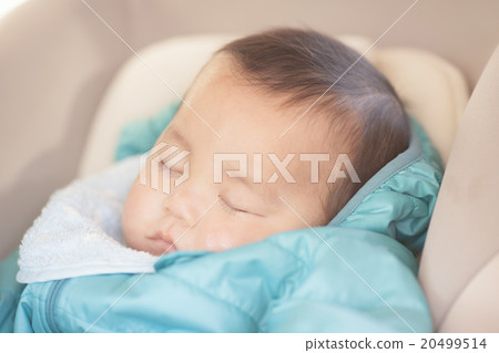 baby, infant, inside the train 20499514