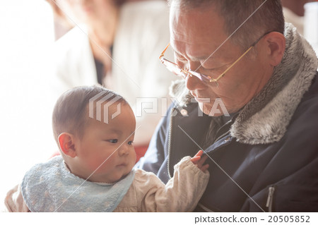 baby, infant, grandchild 20505852