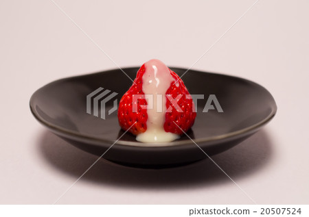 Strawberries 20507524