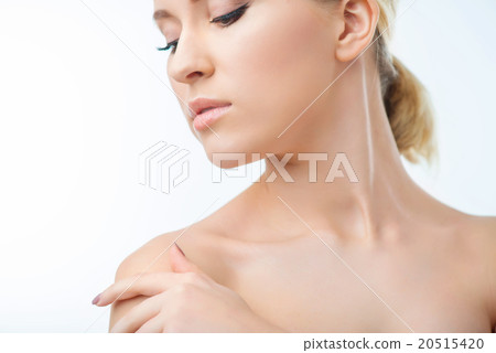 Beautiful woman looking aside Beautiful woman looking aside 20515420
