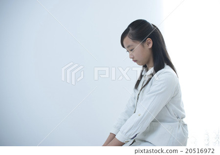 一名失學的初中學生 20516972