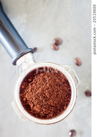 Coffee grind in group with coffee bean Coffee grind in group with coffee bean 20519889