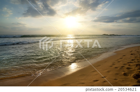 Ocean in evening Ocean in evening 20534621