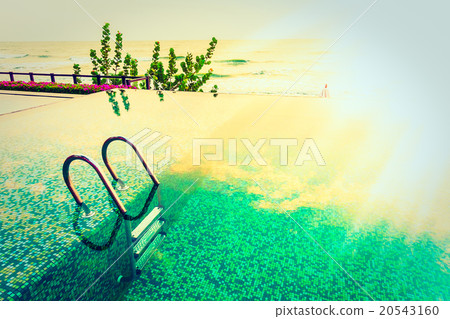 Swimming pool Swimming pool 20543160