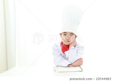 A 6 year old little chef thinking of menu A 6 year old little chef thinking of menu 20544965