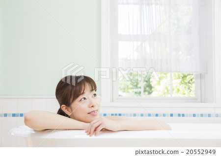 中年婦女洗澡 20552949