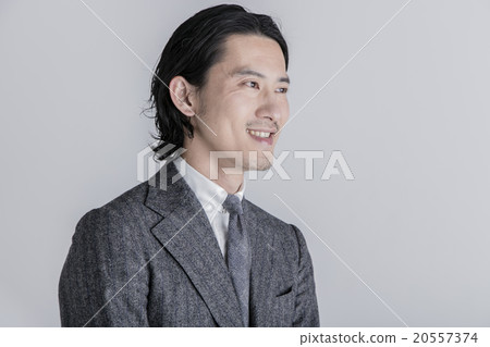 A man in a suit 20557374