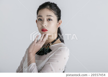 Red lip woman 20557454