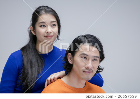 毛衣的男女 毛衣的男女 20557559