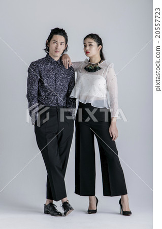 Monotone Corde的男女 20557723