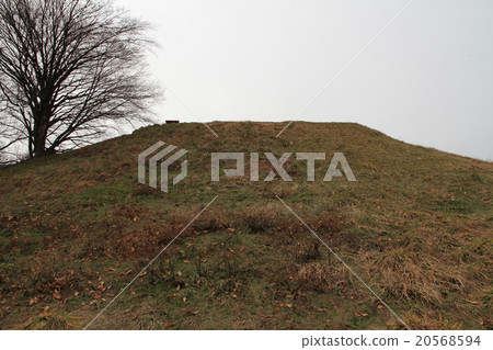 Historic site of Koborozan kofun (rear mound from the east side) Historic site of Koborozan kofun (rear mound from the east side) 20568594
