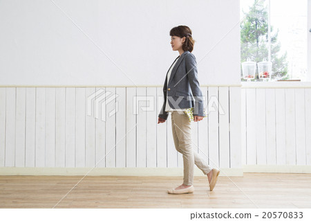 Portrait young lady Portrait young lady 20570833