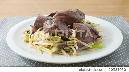 Stir Fried Bean Sprout with Pork Blood Pudding Stir Fried Bean Sprout with Pork Blood Pudding 20583050