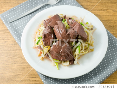 Stir Fried Bean Sprout with Pig Blood Curd Stir Fried Bean Sprout with Pig Blood Curd 20583051