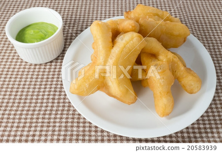 Deep Fried Doughstick with Pandan Custard Dip 20583939