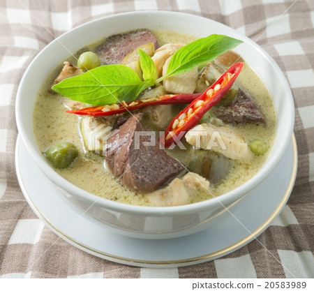Thai Green Curry with Chicken and Coconut Milk 20583989