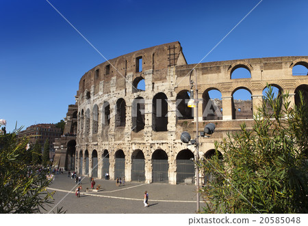 Italy. Rome. The ancient Collosseo 20585048