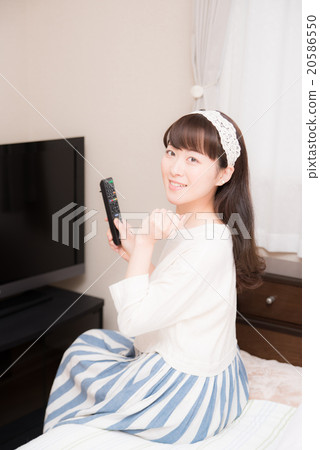 TV woman TV woman 20586550