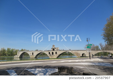 Pont St Benezet in the South of France Avignon 20587907