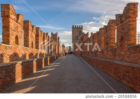 Medieval Castelvecchio bridge in Verona 20588856