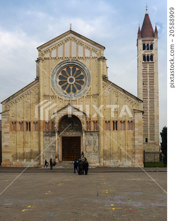 Facade of San Zeno in Verona Facade of San Zeno in Verona 20588909