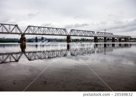 Petrivskiy railroad bridge across the Dnieper Petrivskiy railroad bridge across the Dnieper 20589632