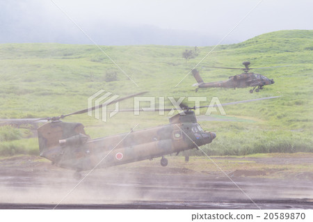 奇努克和阿帕奇:自衛隊的直升機 奇努克和阿帕奇:自衛隊的直升機 20589870