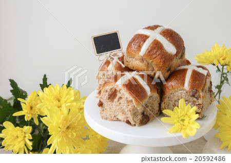Easter Hot cross buns, selective focus 20592486