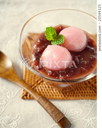 Chilled cherry blossom white bean curd refuse 20594325