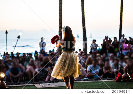 Hawaii, Waikiki Beach, Hula Dance Hawaii, Waikiki Beach, Hula Dance 20594914