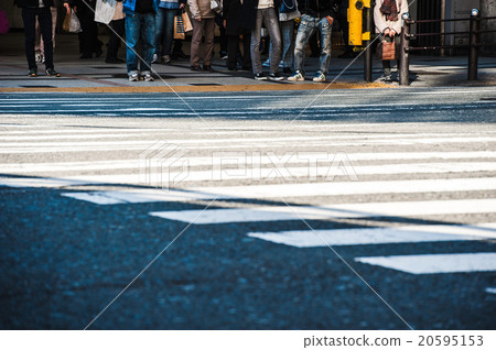 等待信號的人，前面 20595153