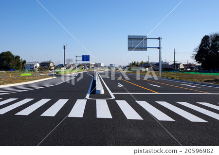 國道17號上尾道路建設正在建設中2016年2月岡川市川田 20596982
