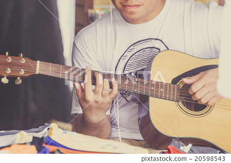 彈吉他的男人 彈吉他的男人 20598543