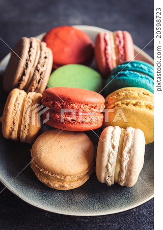 Colorful macaroon cookies 20598723