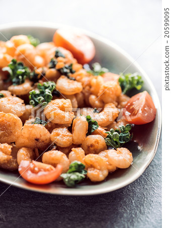 Fried shrimps in plate Fried shrimps in plate 20599095