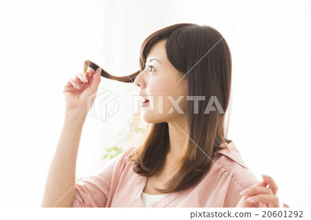 秀麗圖像做護髮的少婦 秀麗圖像做護髮的少婦 20601292