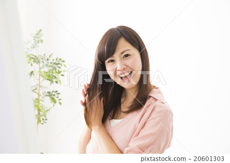 秀麗圖像做護髮的少婦 20601303