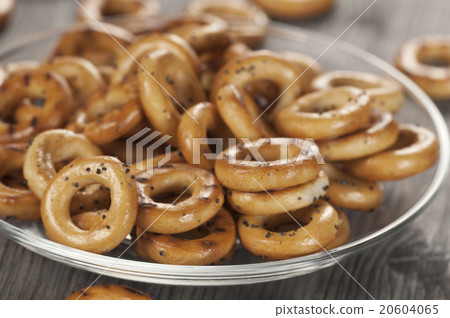 Dried biscuits 20604065