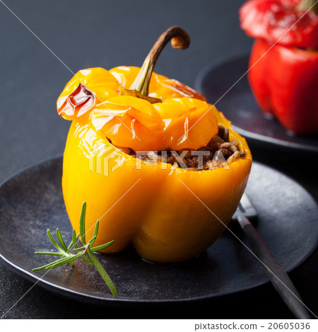Baked stuffed bell peppers, spelt wheat, rice 20605036