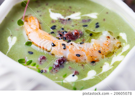 Broccoli, spinach cream soup, shrimp, wooden board Broccoli, spinach cream soup, shrimp, wooden board 20605078